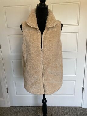 Zip-Front Sherpa Vest in Cream - Women's Lightweight Layer